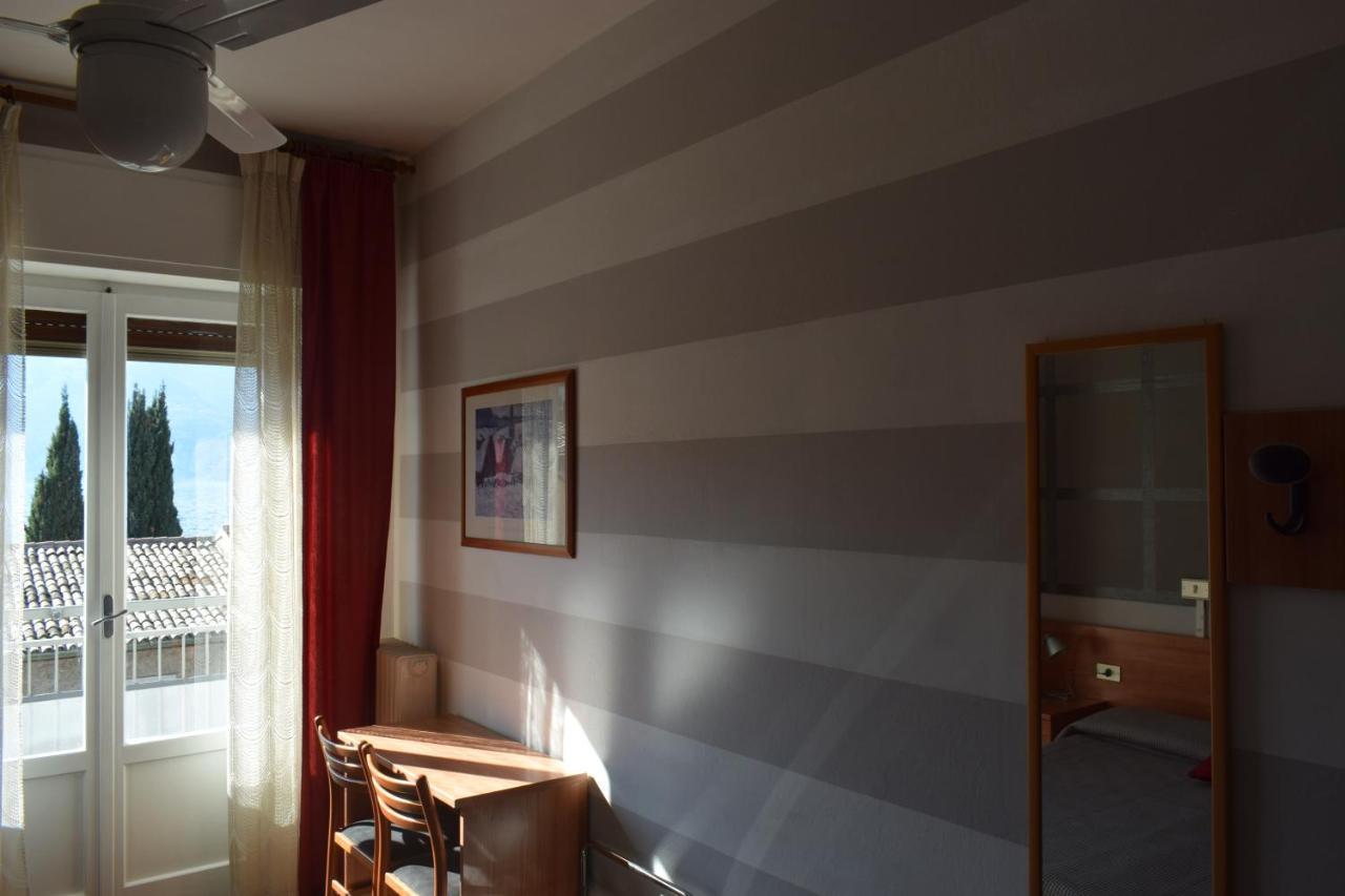 Albergo Al Pescatore Brenzone sul Garda Exterior photo