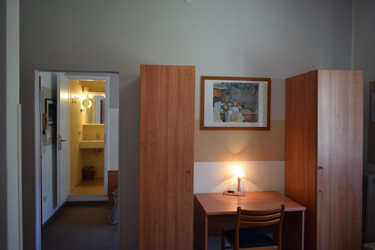 Albergo Al Pescatore Brenzone sul Garda Exterior photo