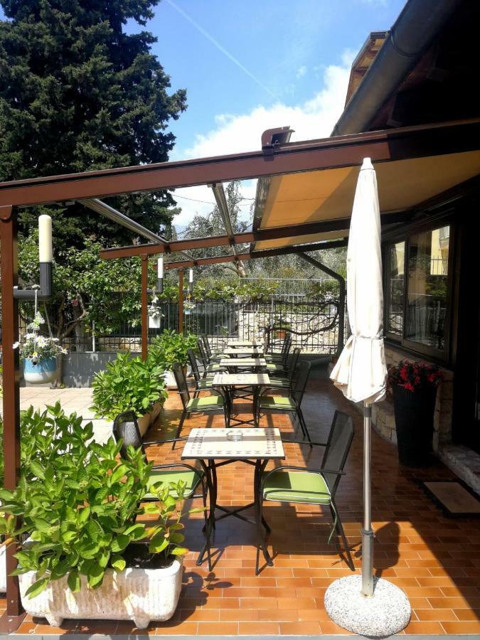 Albergo Al Pescatore Brenzone sul Garda Exterior photo